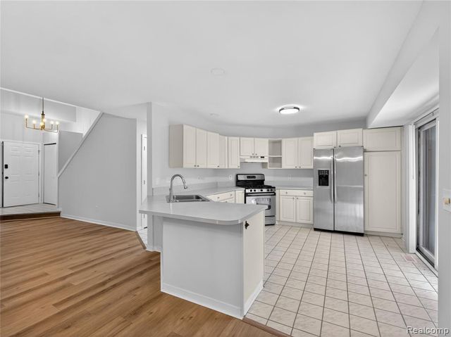 3039 Edgefield Drive, Waterford, MI 48328