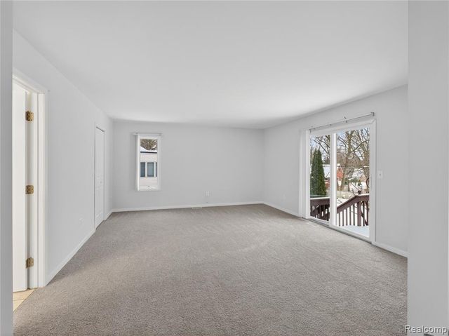 3039 Edgefield Drive, Waterford, MI 48328