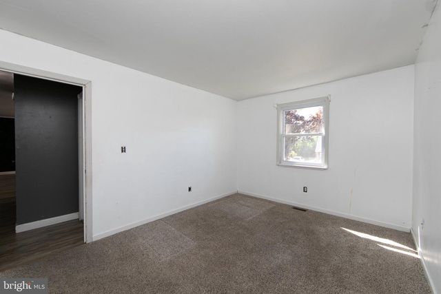 13 SPRING HOLLOW DR, Sicklerville, NJ 08081