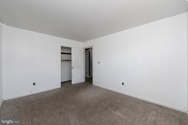 13 SPRING HOLLOW DR, Sicklerville, NJ 08081