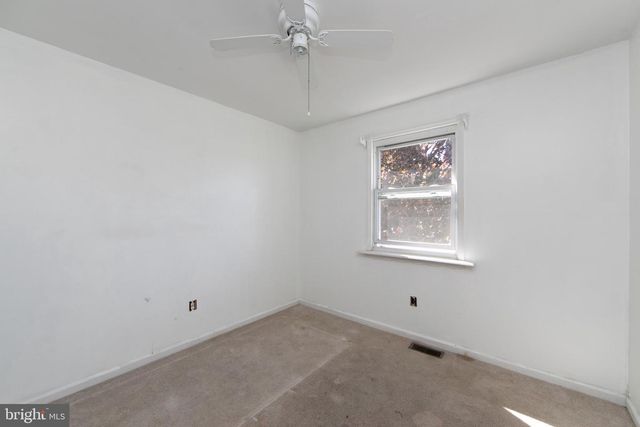 13 SPRING HOLLOW DR, Sicklerville, NJ 08081
