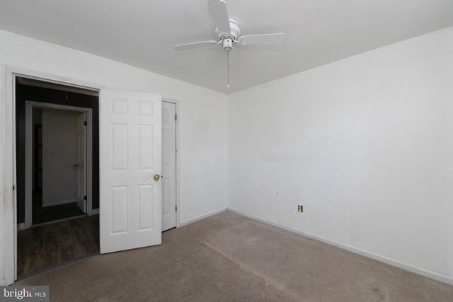 13 SPRING HOLLOW DR, Sicklerville, NJ 08081