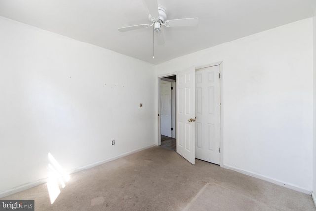 13 SPRING HOLLOW DR, Sicklerville, NJ 08081