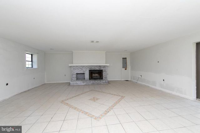13 SPRING HOLLOW DR, Sicklerville, NJ 08081