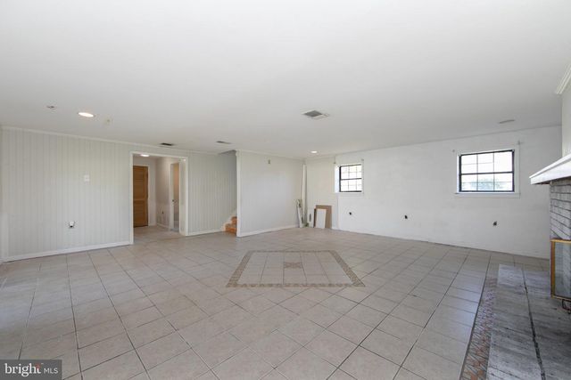 13 SPRING HOLLOW DR, Sicklerville, NJ 08081