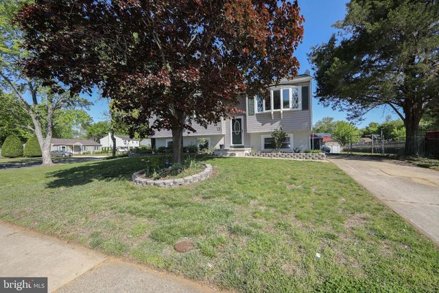 13 SPRING HOLLOW DR, Sicklerville, NJ 08081