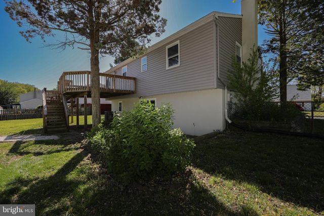13 SPRING HOLLOW DR, Sicklerville, NJ 08081