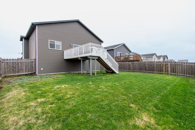3914 31st Street S, Moorhead, MN 56560