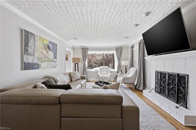 3012 Edinburgh DR, Virginia Beach, VA 23452