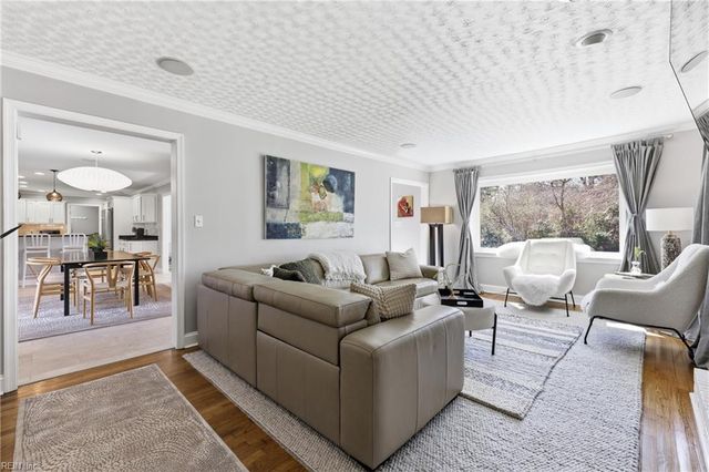 3012 Edinburgh DR, Virginia Beach, VA 23452