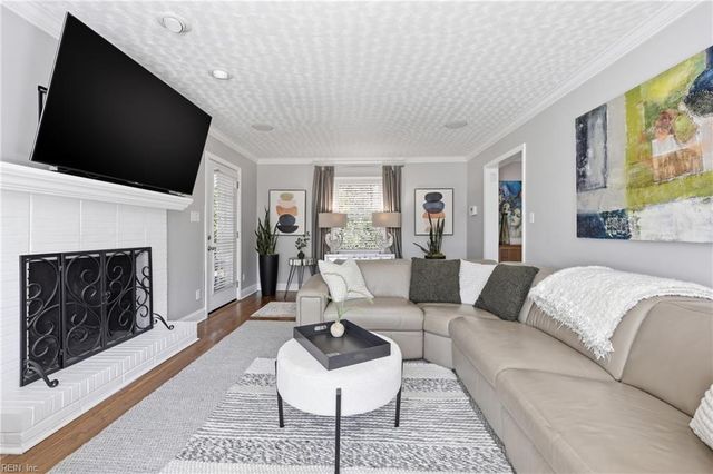 3012 Edinburgh DR, Virginia Beach, VA 23452