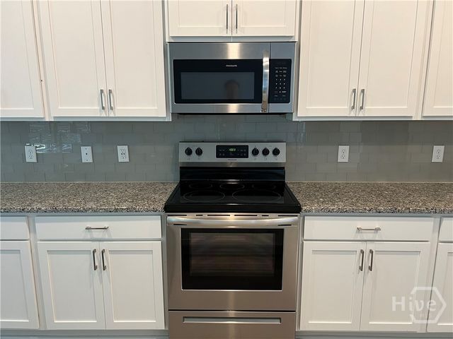 30 Ashmont Street, Savannah, GA 31407