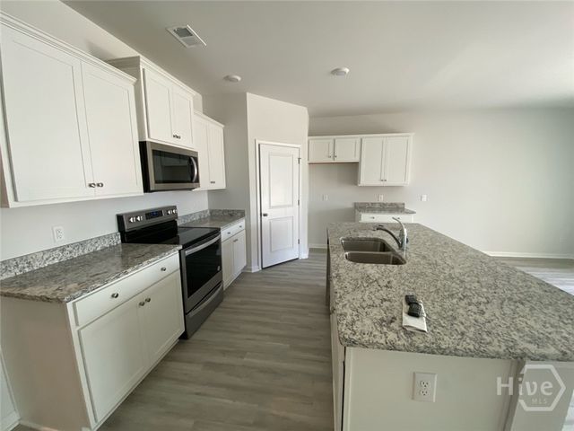 30 Ashmont Street, Savannah, GA 31407