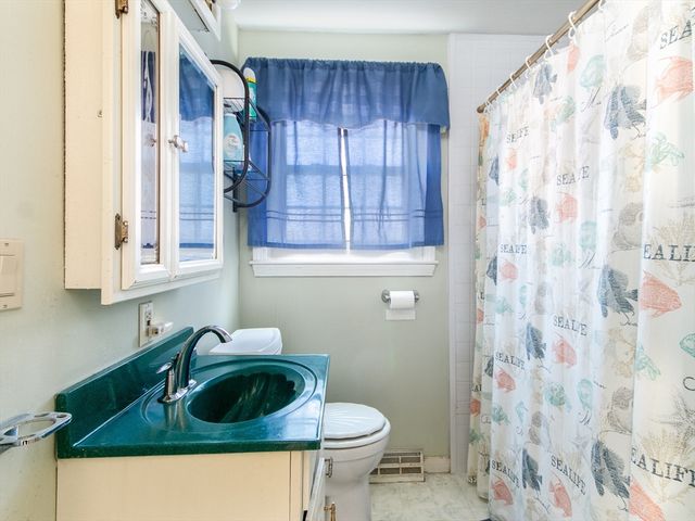 10 Cambridge Road, Nashua, NH 03062