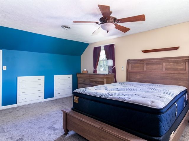 10 Cambridge Road, Nashua, NH 03062