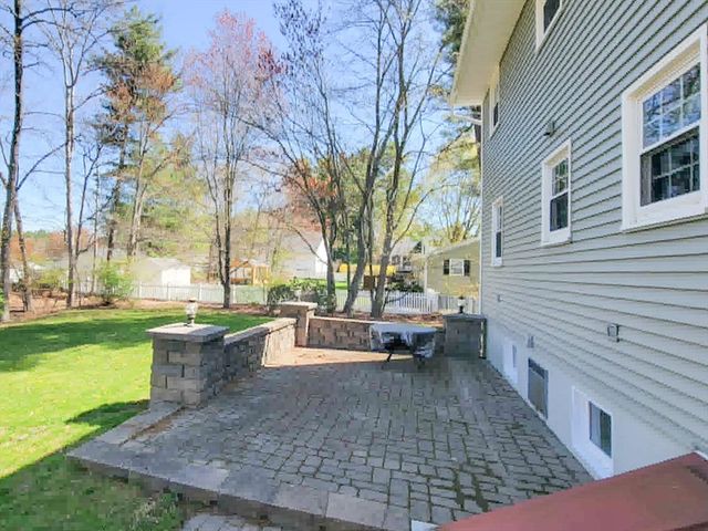 10 Cambridge Road, Nashua, NH 03062