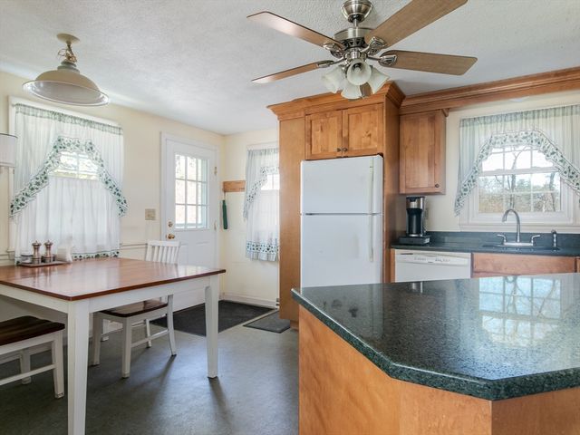 10 Cambridge Road, Nashua, NH 03062