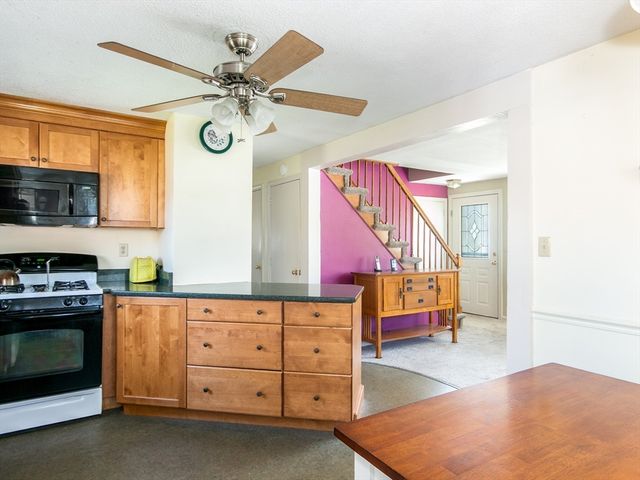 10 Cambridge Road, Nashua, NH 03062