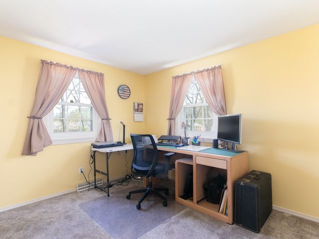10 Cambridge Road, Nashua, NH 03062