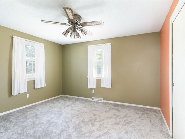 10 Cambridge Road, Nashua, NH 03062