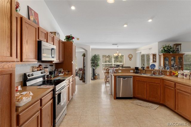 11284 Centralia Road, Weeki Wachee, FL 34614