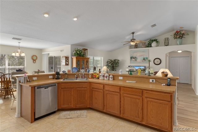 11284 Centralia Road, Weeki Wachee, FL 34614