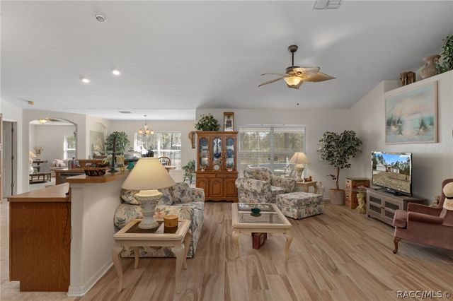 11284 Centralia Road, Weeki Wachee, FL 34614