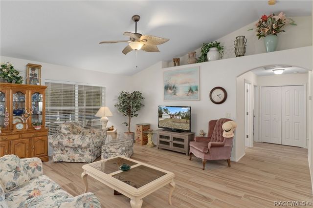 11284 Centralia Road, Weeki Wachee, FL 34614