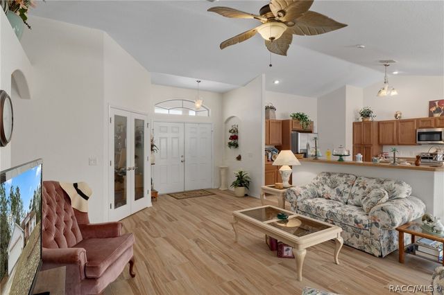 11284 Centralia Road, Weeki Wachee, FL 34614