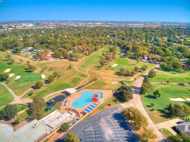 11217 Twisted Oak Road, Oklahoma City, OK 73120