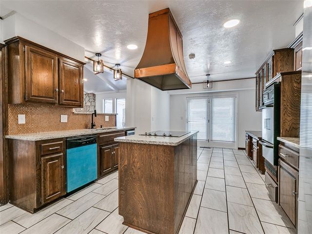 11217 Twisted Oak Road, Oklahoma City, OK 73120