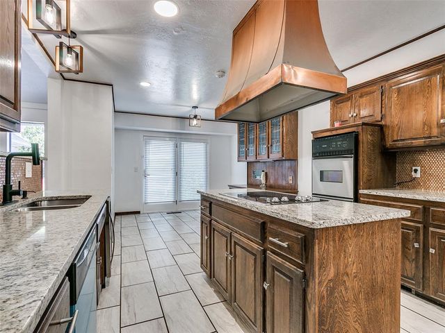 11217 Twisted Oak Road, Oklahoma City, OK 73120