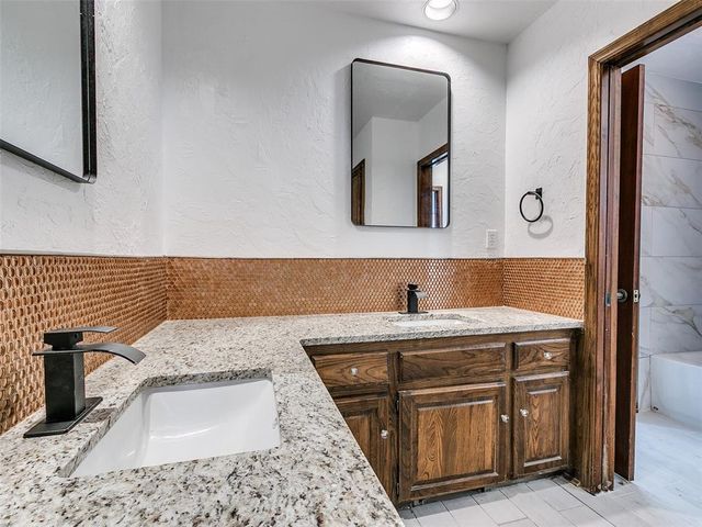 11217 Twisted Oak Road, Oklahoma City, OK 73120