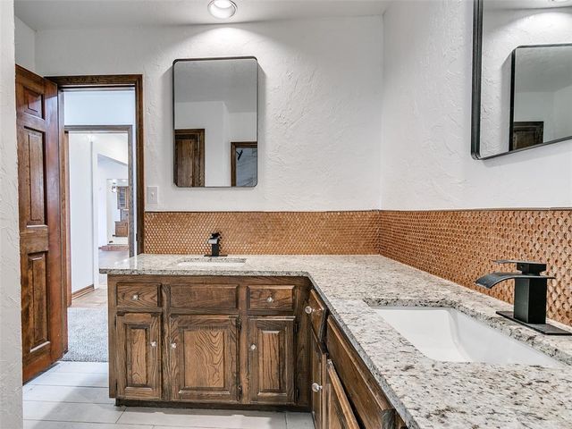 11217 Twisted Oak Road, Oklahoma City, OK 73120