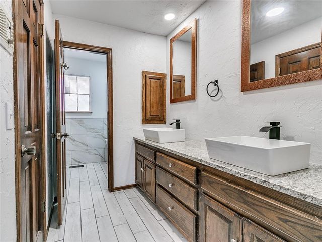 11217 Twisted Oak Road, Oklahoma City, OK 73120