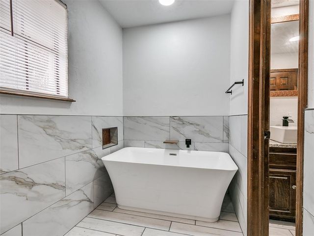 11217 Twisted Oak Road, Oklahoma City, OK 73120