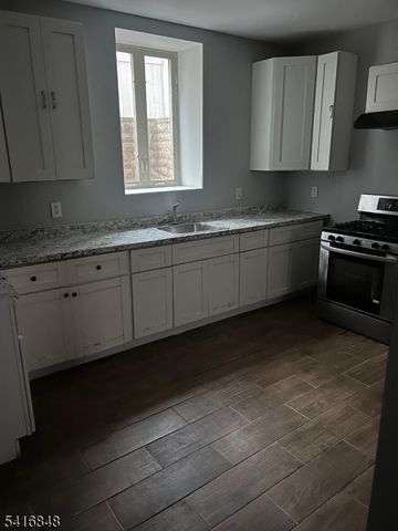 69 Summit Rd, Elizabeth City, NJ 07208