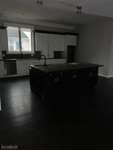 69 Summit Rd, Elizabeth City, NJ 07208