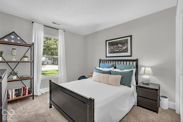 10801 Ravelle Road, Indianapolis, IN 46234