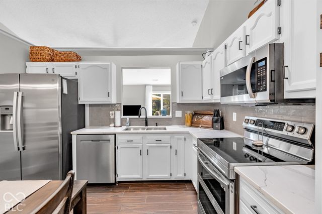 10801 Ravelle Road, Indianapolis, IN 46234