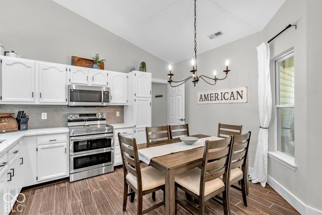 10801 Ravelle Road, Indianapolis, IN 46234