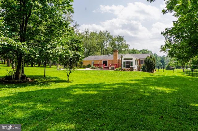 887 WOODBURY DR, Kearneysville, WV 25430
