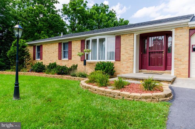 887 WOODBURY DR, Kearneysville, WV 25430