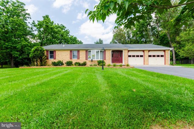 887 WOODBURY DR, Kearneysville, WV 25430