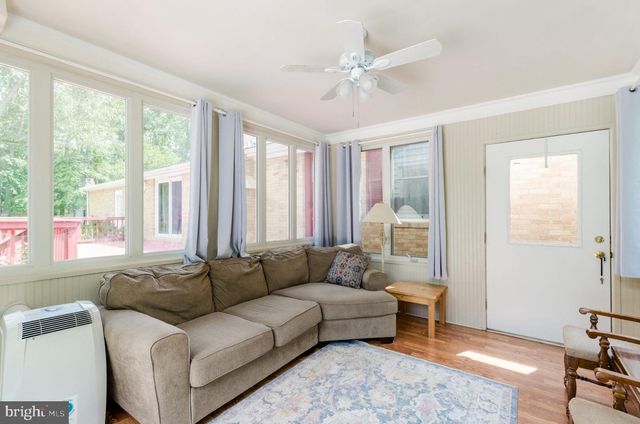 887 WOODBURY DR, Kearneysville, WV 25430