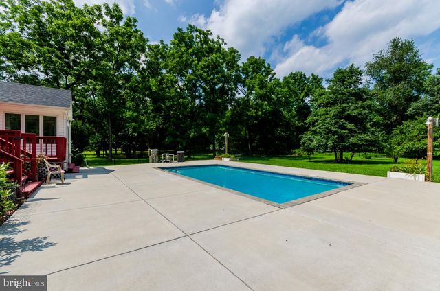 887 WOODBURY DR, Kearneysville, WV 25430