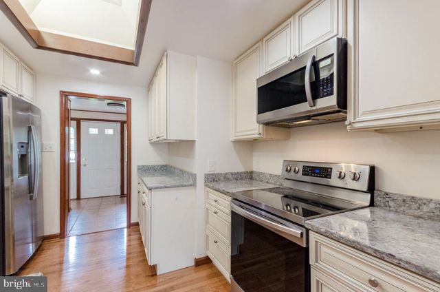 887 WOODBURY DR, Kearneysville, WV 25430