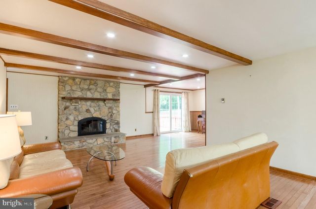 887 WOODBURY DR, Kearneysville, WV 25430