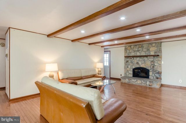 887 WOODBURY DR, Kearneysville, WV 25430