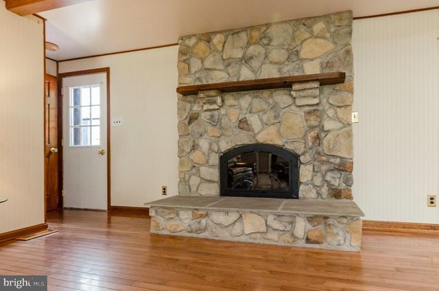 887 WOODBURY DR, Kearneysville, WV 25430